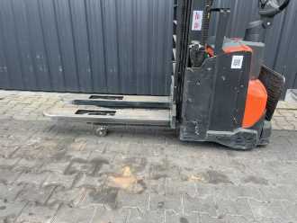Chariot élévateur d'occasion BT SWE120L ELEKTRO HOCHHUBWAGENFAHRERSTAND (13040113)