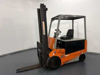 Chariot élévateur d'occasion CARER R30N ELEKTRO VIERRADFRONTSTAPLER (13076300)