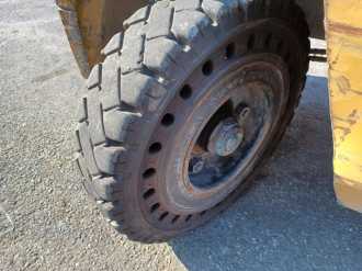 Chariot élévateur d'occasion CATERPILLAR DP50K2 DIESEL VIERRADFRONTSTAPLER (12785646)