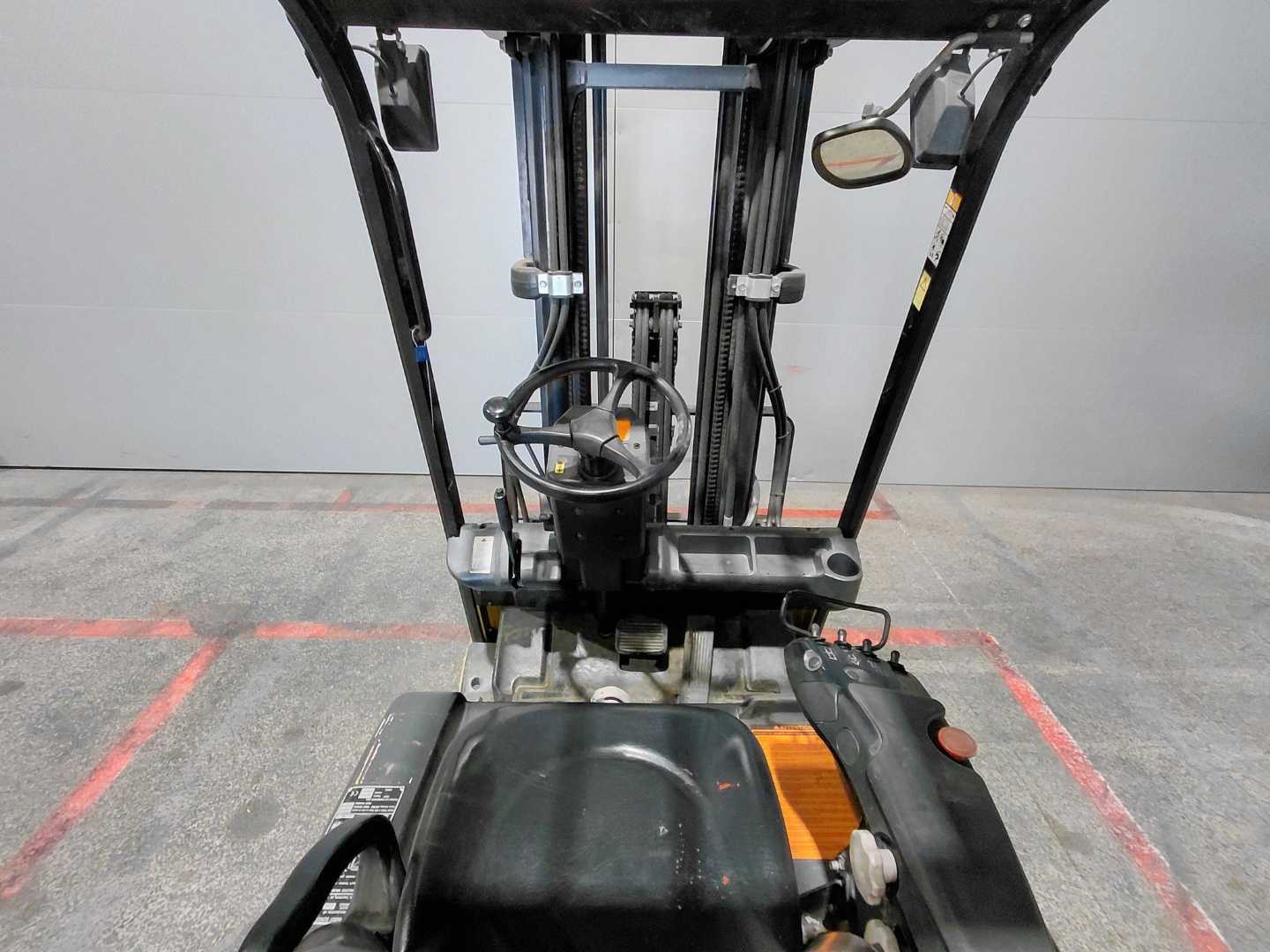 Chariot élévateur d'occasion CATERPILLAR EP16NT ELEKTRO DREIRADFRONTSTAPLER (13036791)