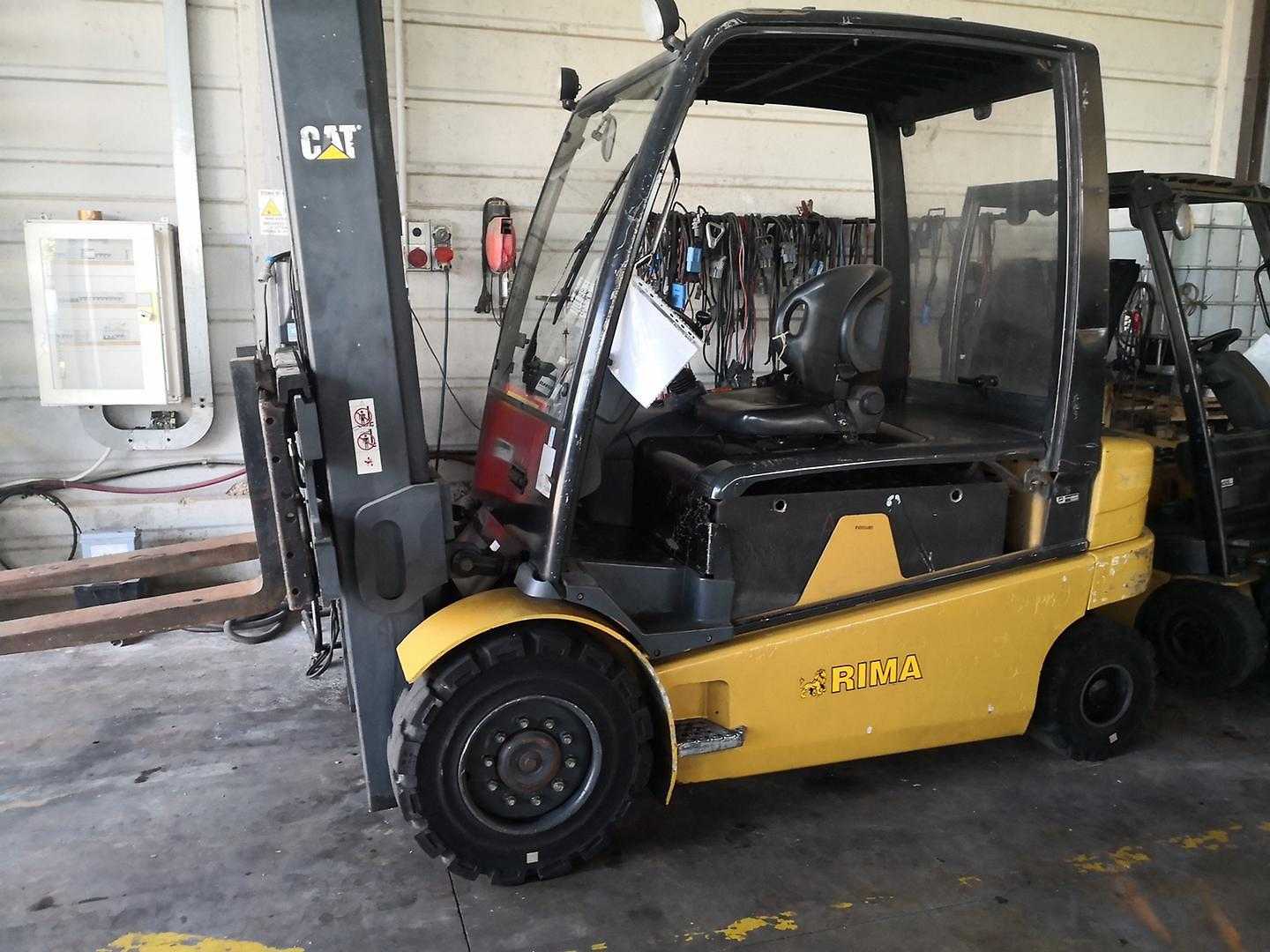 Chariot élévateur d'occasion CATERPILLAR EP45 ELEKTRO VIERRADFRONTSTAPLER (13065261)