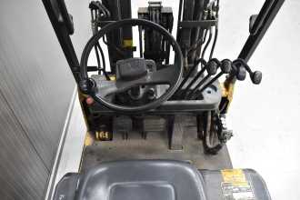Chariot élévateur d'occasion CATERPILLAR GC 15 /58269/ GAS VIERRADFRONTSTAPLER (13061709)