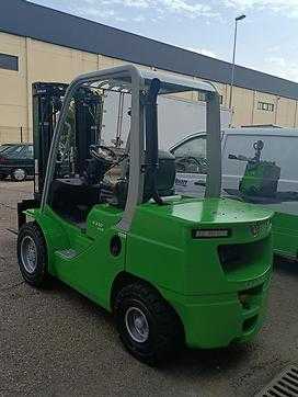 Chariot élévateur d'occasion CESAB M 330 DIESEL VIERRADFRONTSTAPLER (12976622)