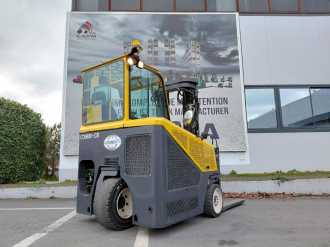 Chariot élévateur d'occasion COMBILIFT C4000 GAS VIERWEGESTAPLER (13011233)