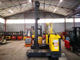 Chariot élévateur d'occasion COMBILIFT C4500GTE ELEKTRO SEITENSTAPLER (12202762)