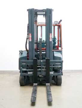 Chariot élévateur d'occasion COMBILIFT CBE3000 ELEKTRO VIERWEGESTAPLER (13071792)