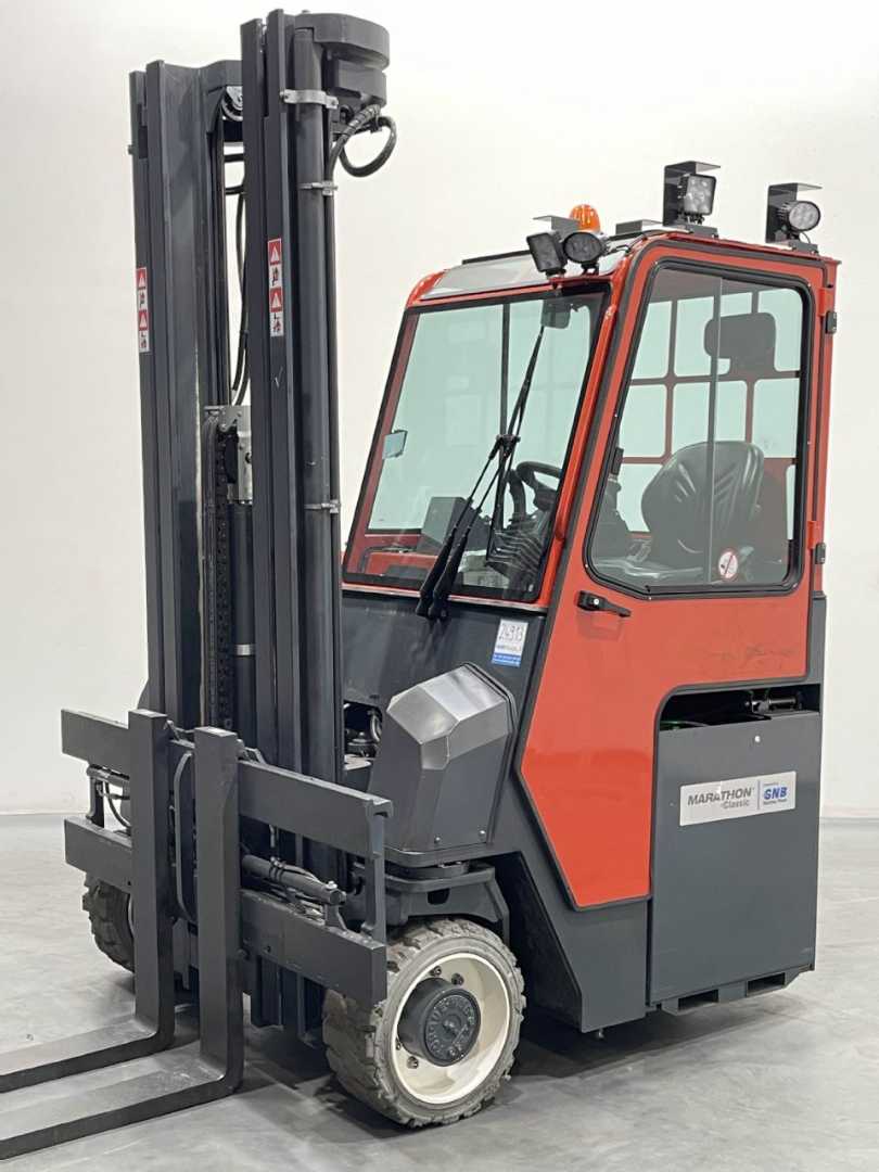 Chariot élévateur d'occasion COMBILIFT CBE4000 ELEKTRO VIERWEGESTAPLER (13062163)