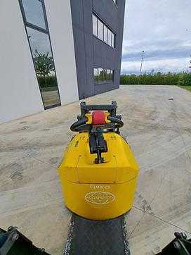 Chariot élévateur d'occasion COMBILIFT CS ELEKTRO HOCHHUBWAGENFAHRERSTAND (12915538)