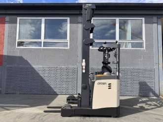 Chariot élévateur d'occasion CROWN ESR 5260-16 Baujahr 2017/ HH 9,45M / Kamera/ Top ZUSTAND ELEKTRO SCHUBMASTSTAPLER (13061270)