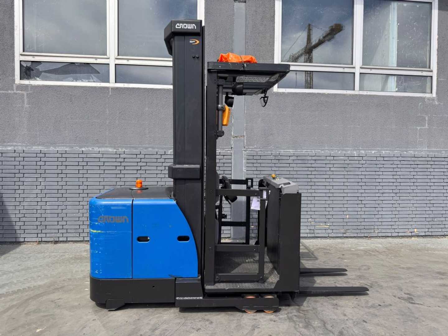 Chariot élévateur d'occasion CROWN SP3522-1.0 Baujahr 2019/ Hubhöhe 5,13M ELEKTRO HOCHHUBKOMMISSIONIERER (13061261)