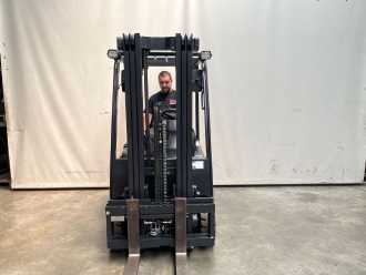 Chariot élévateur d'occasion DOOSAN B15T-7 ELEKTRO DREIRADFRONTSTAPLER (13055415)