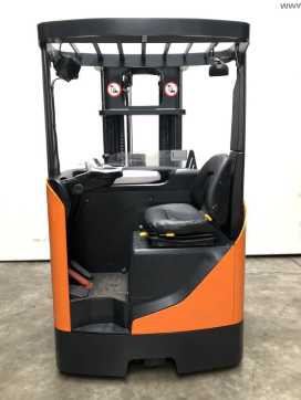 Chariot élévateur d'occasion DOOSAN BR14JW-7 ELEKTRO SCHUBMASTSTAPLER (12782878)