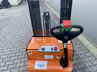 Chariot élévateur d'occasion DOOSAN BSL14S-7 ELEKTRO HOCHHUBWAGENDEICHSEL (13061013)