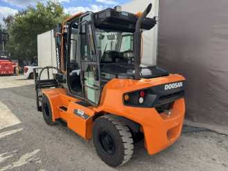 Chariot élévateur d'occasion DOOSAN D60S-9 DIESEL VIERRADFRONTSTAPLER (12983175)