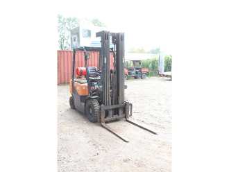 Chariot élévateur d'occasion DOOSAN G25G GAS VIERRADFRONTSTAPLER (13065086)