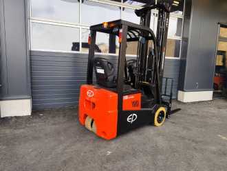 Chariot élévateur d'occasion EP CPD18TVL NEUMASCHINE ELEKTRO DREIRADFRONTSTAPLER (13032294)