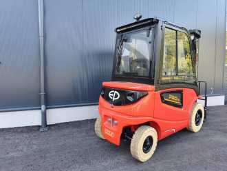 Chariot élévateur d'occasion EP EFL25 PRO NEUMASCHINE ELEKTRO VIERRADFRONTSTAPLER (13061865)