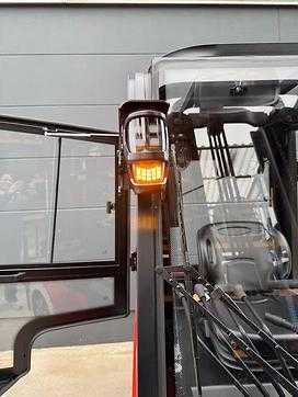 Chariot élévateur d'occasion EP EFXZ301-H Lithium Ionen ELEKTRO VIERRADFRONTSTAPLER (13034764)