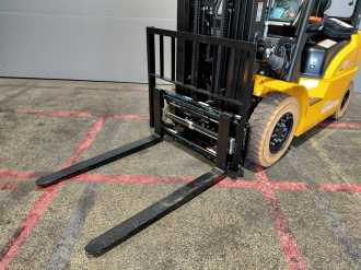 Chariot élévateur d'occasion HANGCHA XE25Hi ( CPD25-XEY2H2-SI ) ELEKTRO VIERRADFRONTSTAPLER (13066779)
