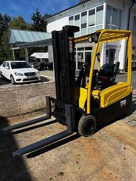 Chariot élévateur d'occasion HYSTER 1.8XNT ELEKTRO DREIRADFRONTSTAPLER (13076187)