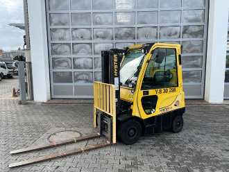 Chariot élévateur d'occasion HYSTER 4.45m / 2.107h / SS DIESEL VIERRADFRONTSTAPLER (13056393) backdrop