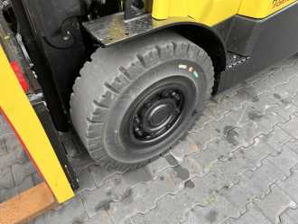 Chariot élévateur d'occasion HYSTER H5.5FT GAS VIERRADFRONTSTAPLER (12974518)