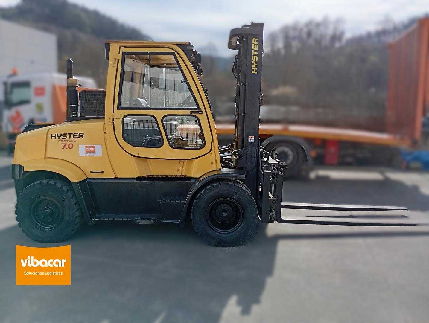 Chariot élévateur d'occasion HYSTER H7.0FT DIESEL VIERRADFRONTSTAPLER (13026611)