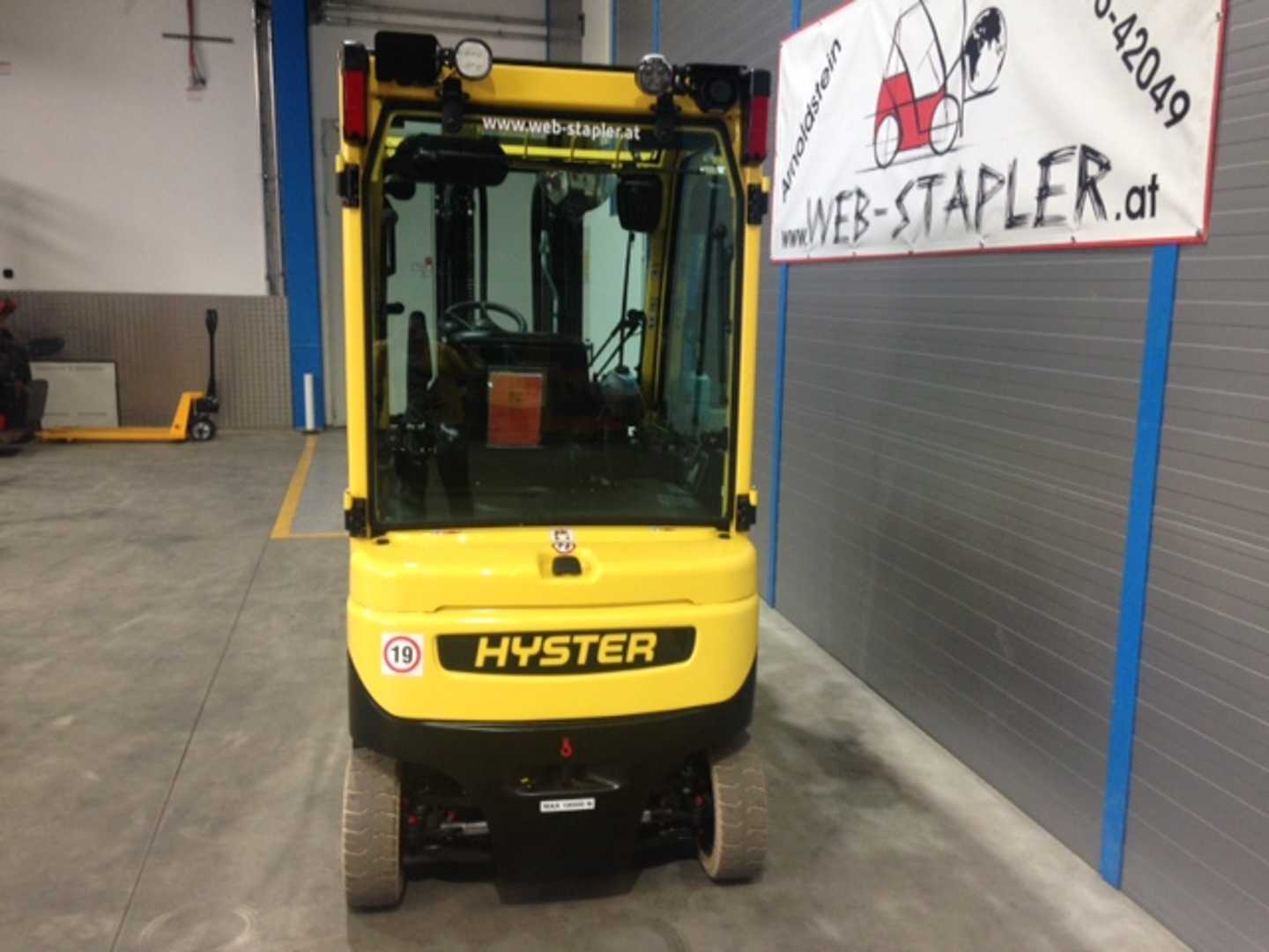 Chariot élévateur d'occasion HYSTER J2.0XN ELEKTRO VIERRADFRONTSTAPLER (13057819)