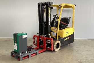 Chariot élévateur d'occasion HYSTER J2.0XNT/MWB ELEKTRO DREIRADFRONTSTAPLER (13045831) backdrop