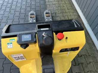 Chariot élévateur d'occasion HYSTER P1.6 ELEKTRO NIEDERHUBWAGENDEICHSEL (13012323)