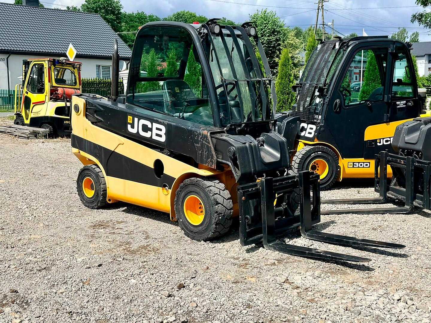 Chariot élévateur d'occasion JCB Teletruk TLT35D DIESEL TELESKOPARMSTAPLER (13071174)