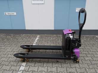 Chariot élévateur d'occasion JUNGHEINRICH AntOn PTL 1.5 mit Stützrädern - Neugerät! ELEKTRO NIEDERHUBWAGENDEICHSEL (13022488)