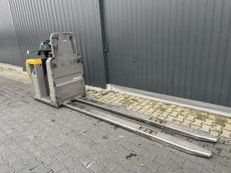 Chariot élévateur d'occasion JUNGHEINRICH ECE225 ELEKTRO NIEDERHUBWAGENDEICHSEL (13073617)