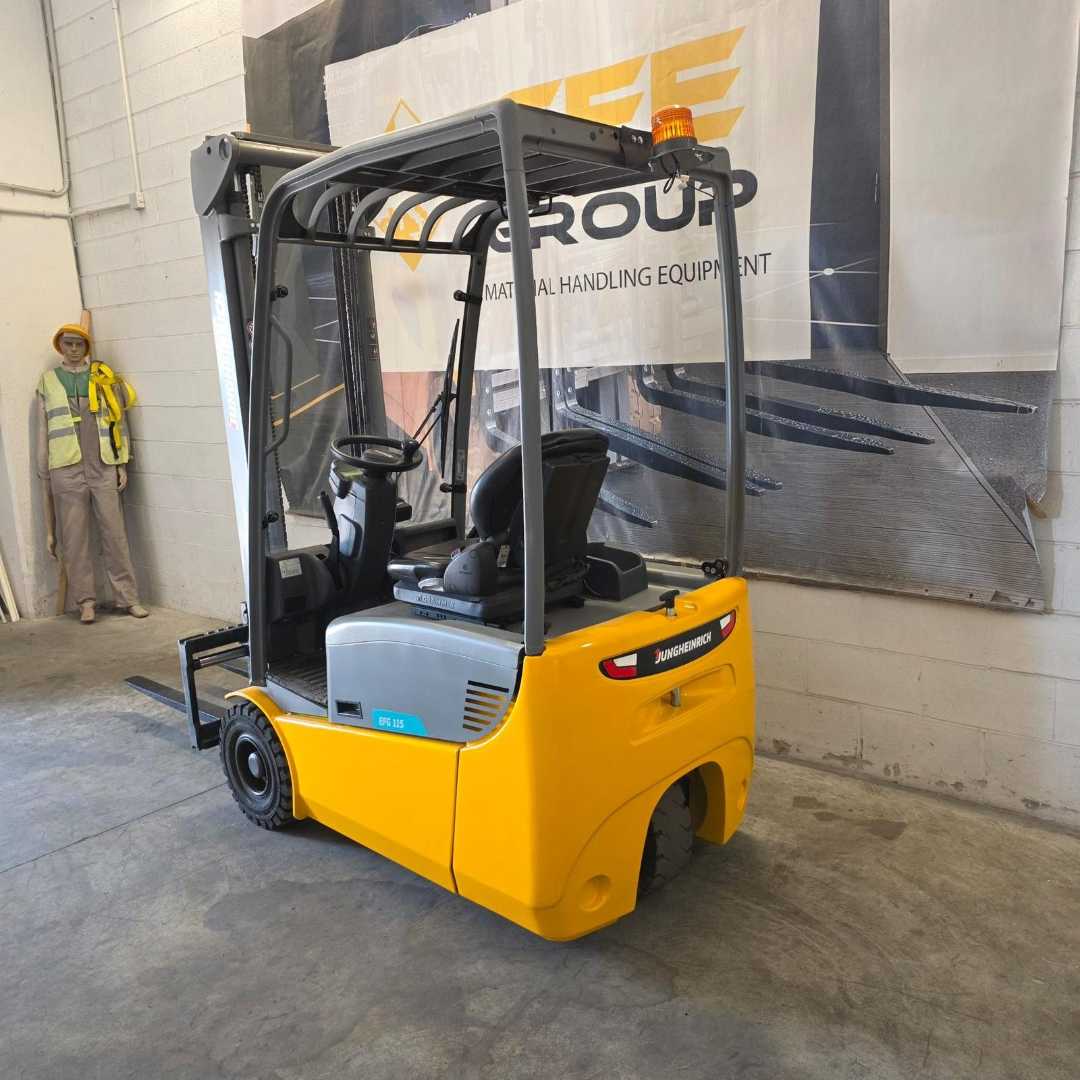 Chariot élévateur d'occasion JUNGHEINRICH EFG 115 SP 360ZT ELEKTRO DREIRADFRONTSTAPLER (13059548)