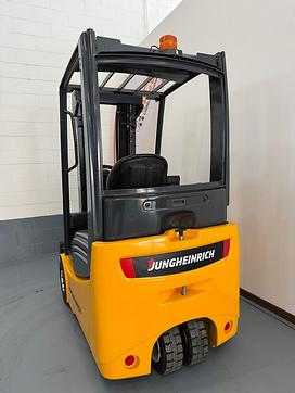 Chariot élévateur d'occasion JUNGHEINRICH EFG 215 ELEKTRO DREIRADFRONTSTAPLER (13000825)
