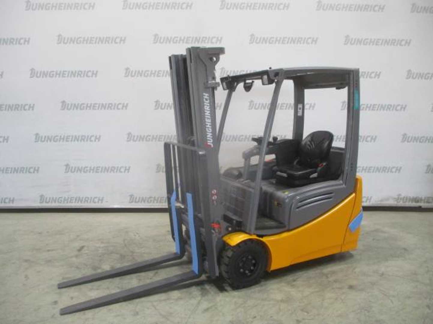 Chariot élévateur d'occasion JUNGHEINRICH EFG 216k MP GE 120-480 DZ ELEKTRO VIERRADFRONTSTAPLER (13075244)