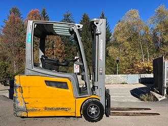 Chariot élévateur d'occasion JUNGHEINRICH EFG 220 - 330ZZ ELEKTRO DREIRADFRONTSTAPLER (13076945)