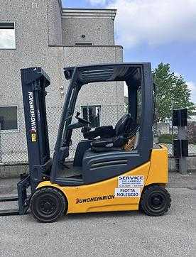Chariot élévateur d'occasion JUNGHEINRICH EFG 316K ELEKTRO VIERRADFRONTSTAPLER (13036955)