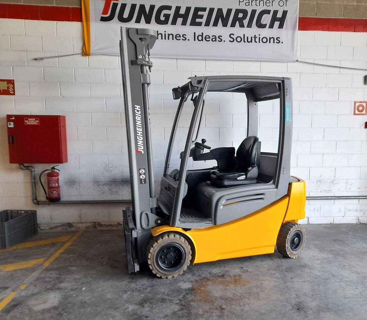 Chariot élévateur d'occasion JUNGHEINRICH EFG 316K ELEKTRO VIERRADFRONTSTAPLER (13048888)