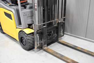 Chariot élévateur d'occasion JUNGHEINRICH EFG 320 /58923/ ELEKTRO VIERRADFRONTSTAPLER (13069542)