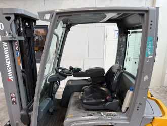 Chariot élévateur d'occasion JUNGHEINRICH EFG 320 / Halbkabine / STVZO ELEKTRO VIERRADFRONTSTAPLER (13065366)