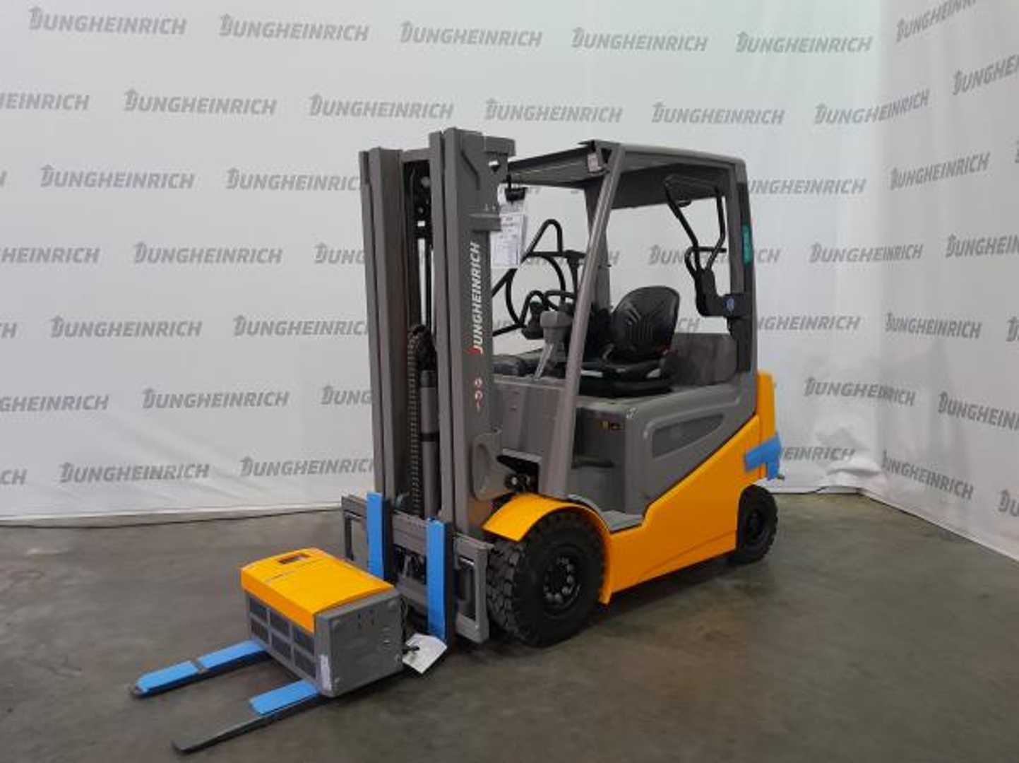 Chariot élévateur d'occasion JUNGHEINRICH EFG 425k MP GE 110-470DZ ELEKTRO VIERRADFRONTSTAPLER (12963889)