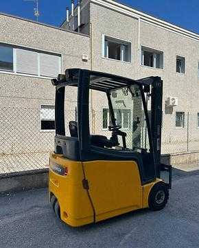 Chariot élévateur d'occasion JUNGHEINRICH EFG216K ELEKTRO VIERRADFRONTSTAPLER (13050258)