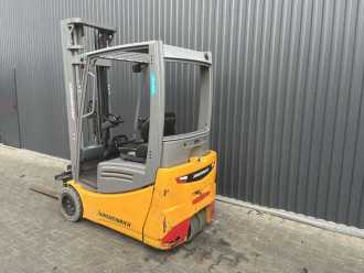 Chariot élévateur d'occasion JUNGHEINRICH EFG216k ELEKTRO DREIRADFRONTSTAPLER (13036285)