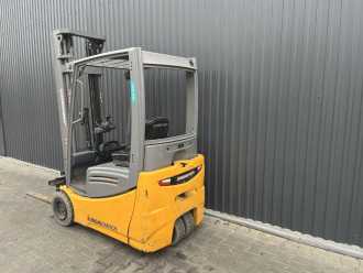 Chariot élévateur d'occasion JUNGHEINRICH EFG216k ELEKTRO DREIRADFRONTSTAPLER (13036286)