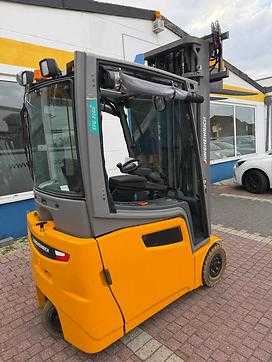 Chariot élévateur d'occasion JUNGHEINRICH EFG216k ELEKTRO DREIRADFRONTSTAPLER (13066413)