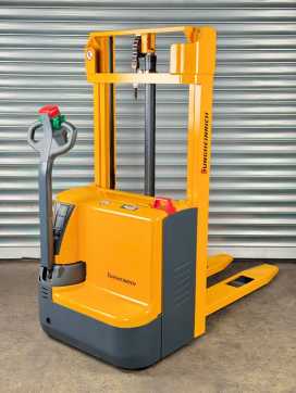 Chariot élévateur d'occasion JUNGHEINRICH EJC 110 EJC 110 - Service Neu- 2.9m Hub- int. Lader ELEKTRO HOCHHUBWAGENDEICHSEL (13008628) backdrop