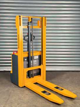 Chariot élévateur d'occasion JUNGHEINRICH EJC 110 EJC 110 - Service Neu- 2.9m Hub- int. Lader ELEKTRO HOCHHUBWAGENDEICHSEL (13008628)