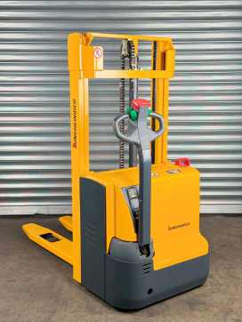 Chariot élévateur d'occasion JUNGHEINRICH EJC 110 EJC 110 - Service Neu- 2.9m Hub- int. Lader ELEKTRO HOCHHUBWAGENDEICHSEL (13008628)