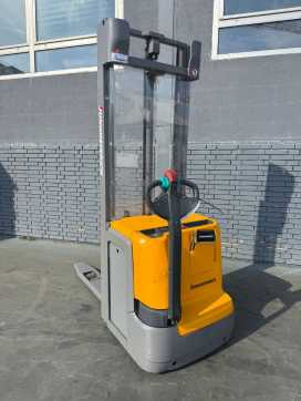 Chariot élévateur d'occasion JUNGHEINRICH EJC 212 Baujahr 2017 Hubhöhe 3600 Akku 2017 ELEKTRO HOCHHUBWAGENDEICHSEL (13030615)